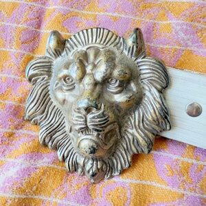 Genuine Leather Belt with Lion Head Buckle, size 34, fits 31 to 34